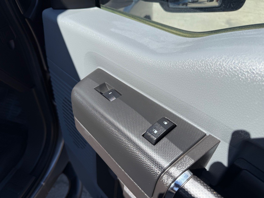 2011 Ford F-250 Image 25