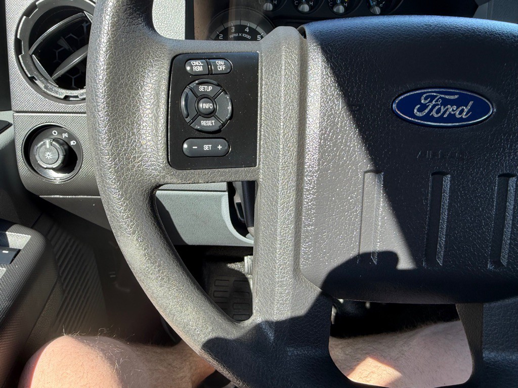 2011 Ford F-250 Image 28