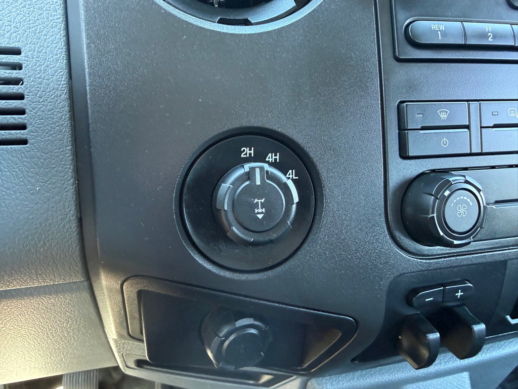 2011 Ford F-250 Image 30