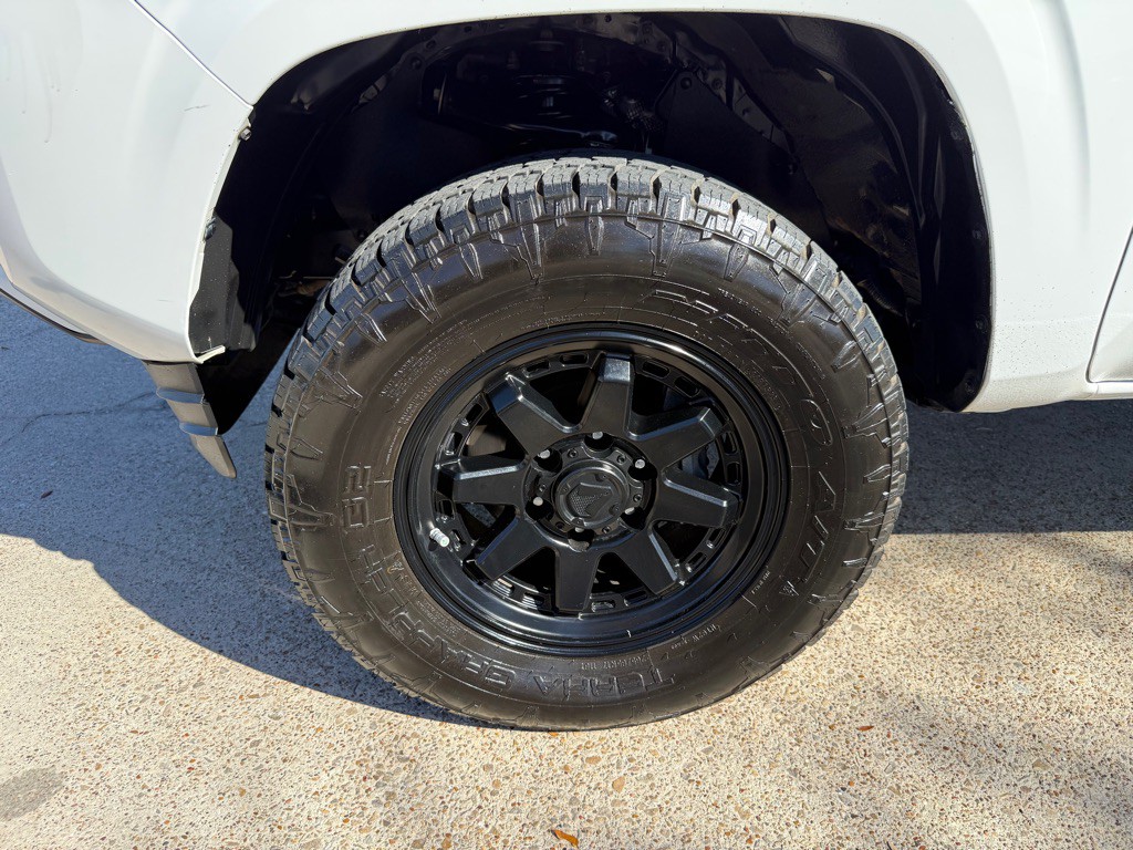 2023 Toyota Tacoma Image 13