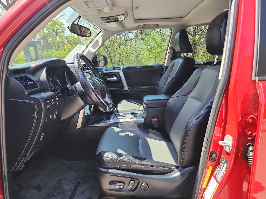 2016 Toyota 4Runner Image 17