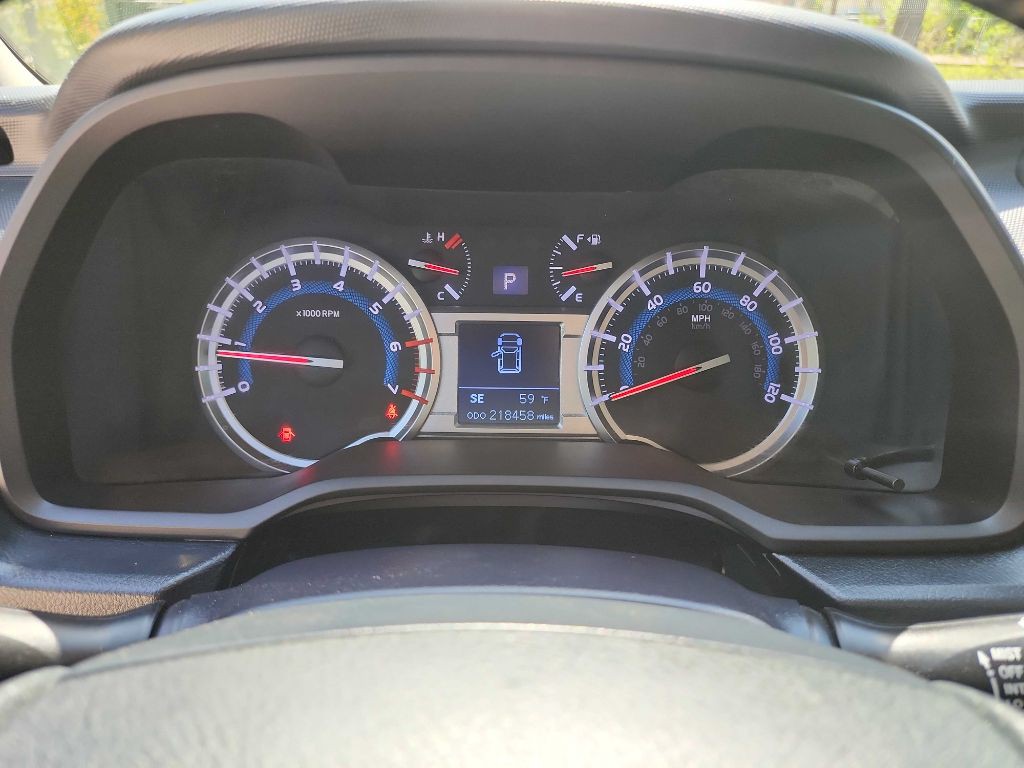 2016 Toyota 4Runner Image 24