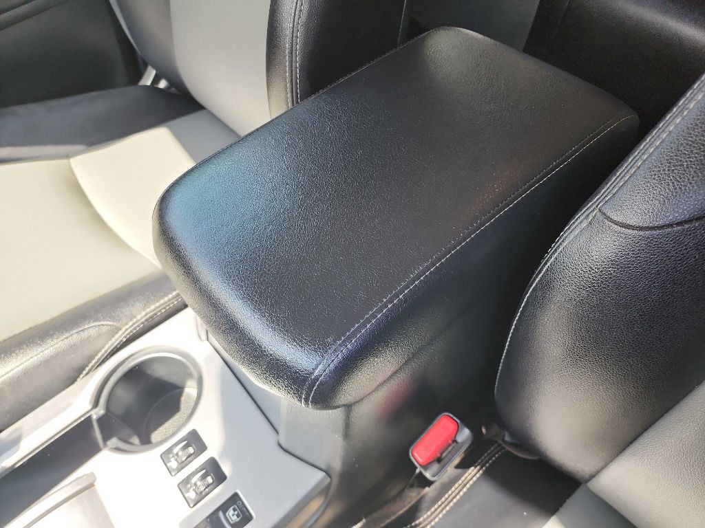 2016 Toyota 4Runner Image 27