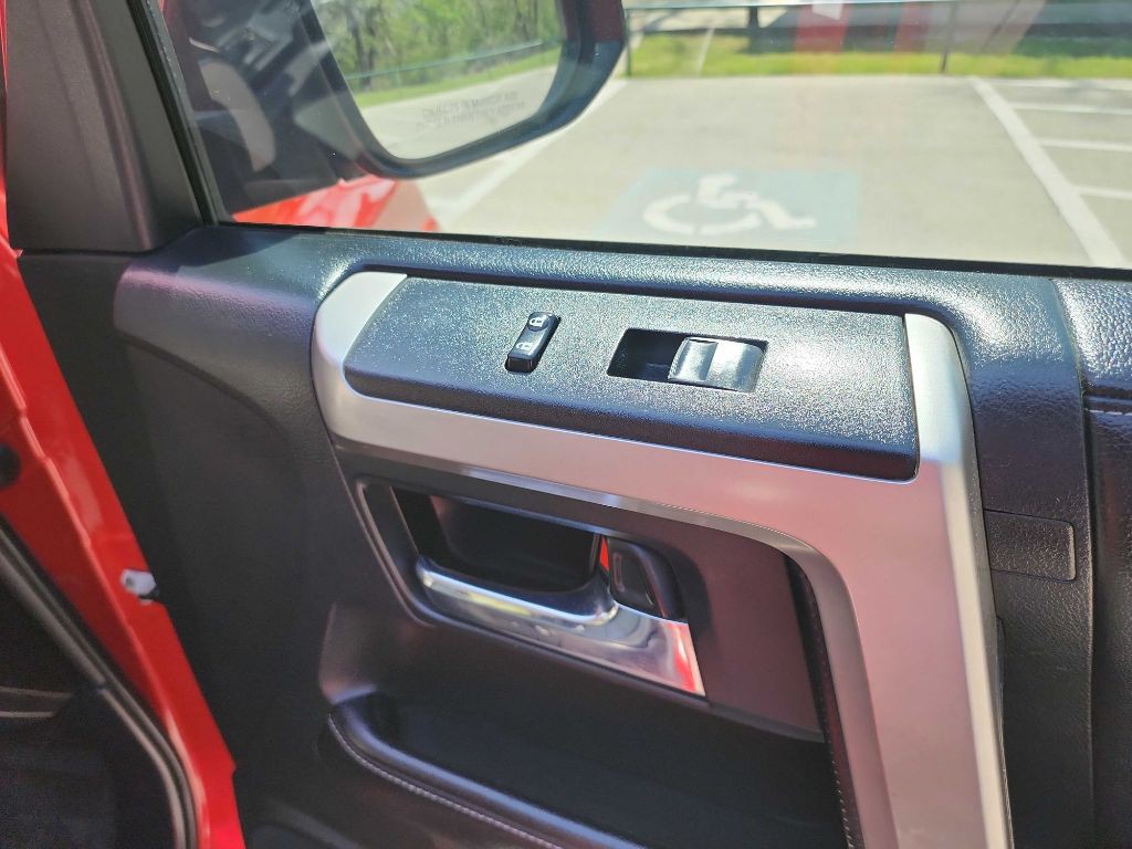 2016 Toyota 4Runner Image 36