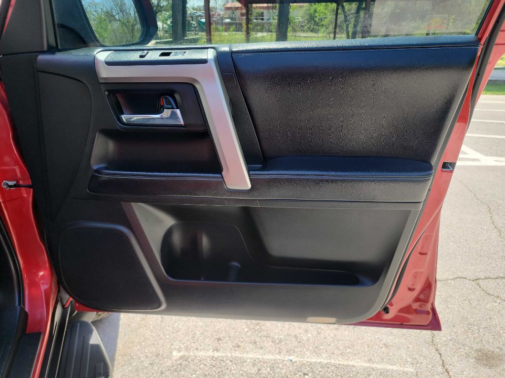 2016 Toyota 4Runner Image 38