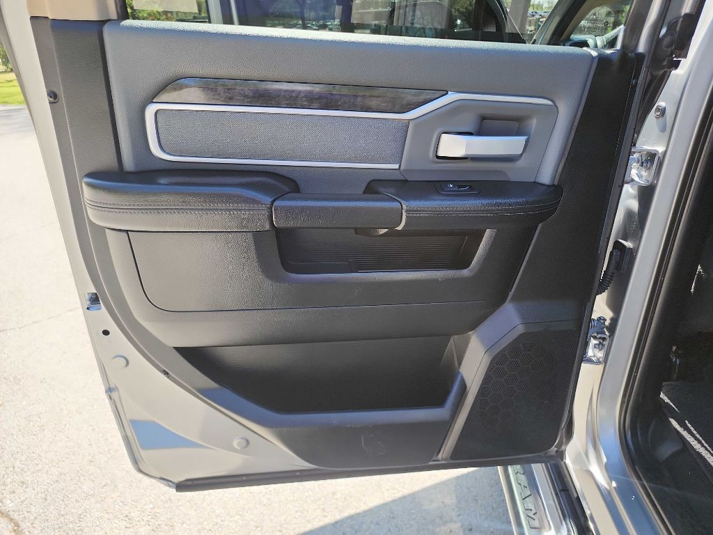 2020 RAM 2500 Image 33