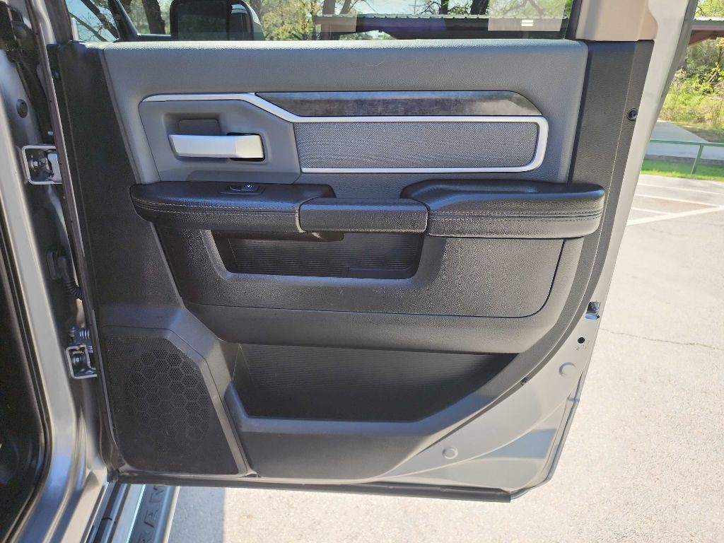 2020 RAM 2500 Image 37