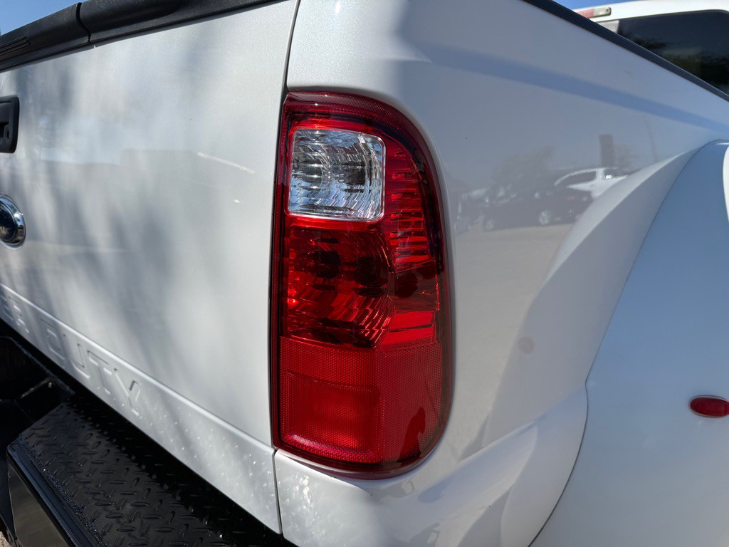 2011 Ford F-350 Image 11