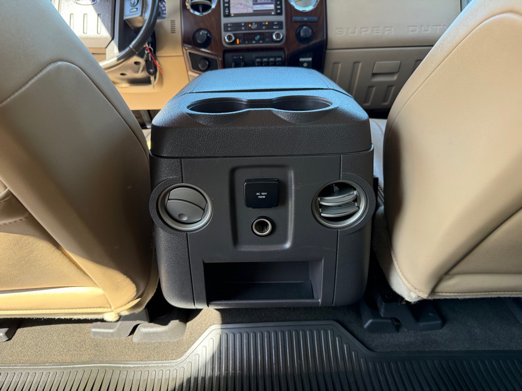 2011 Ford F-350 Image 25
