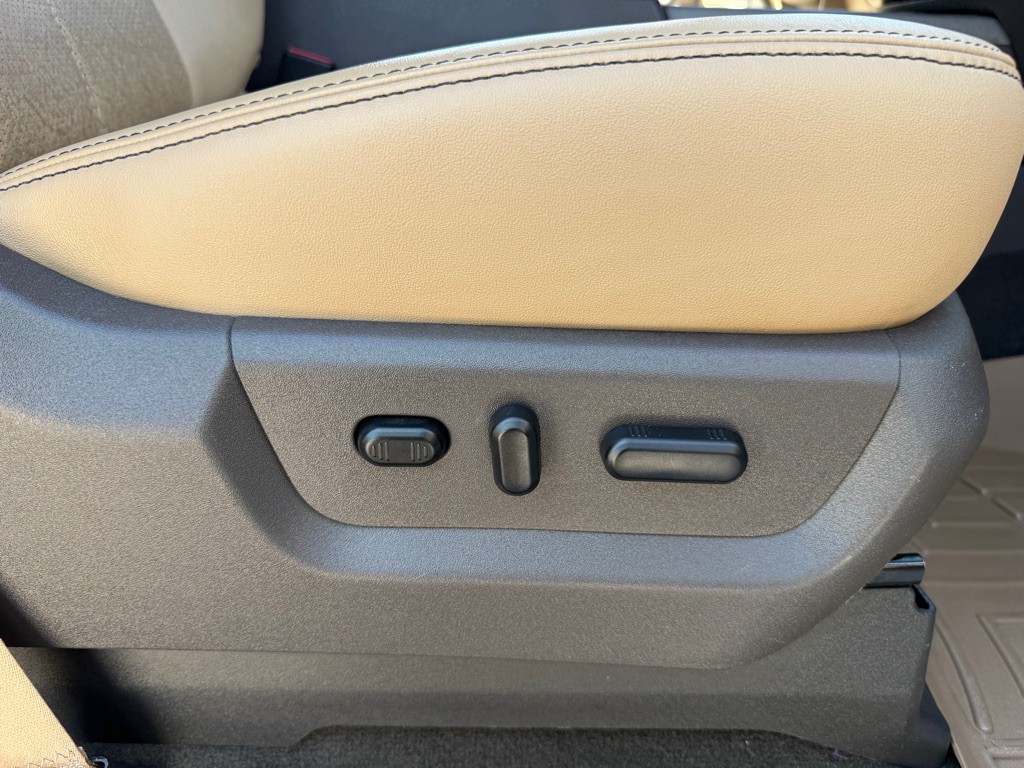 2011 Ford F-350 Image 27