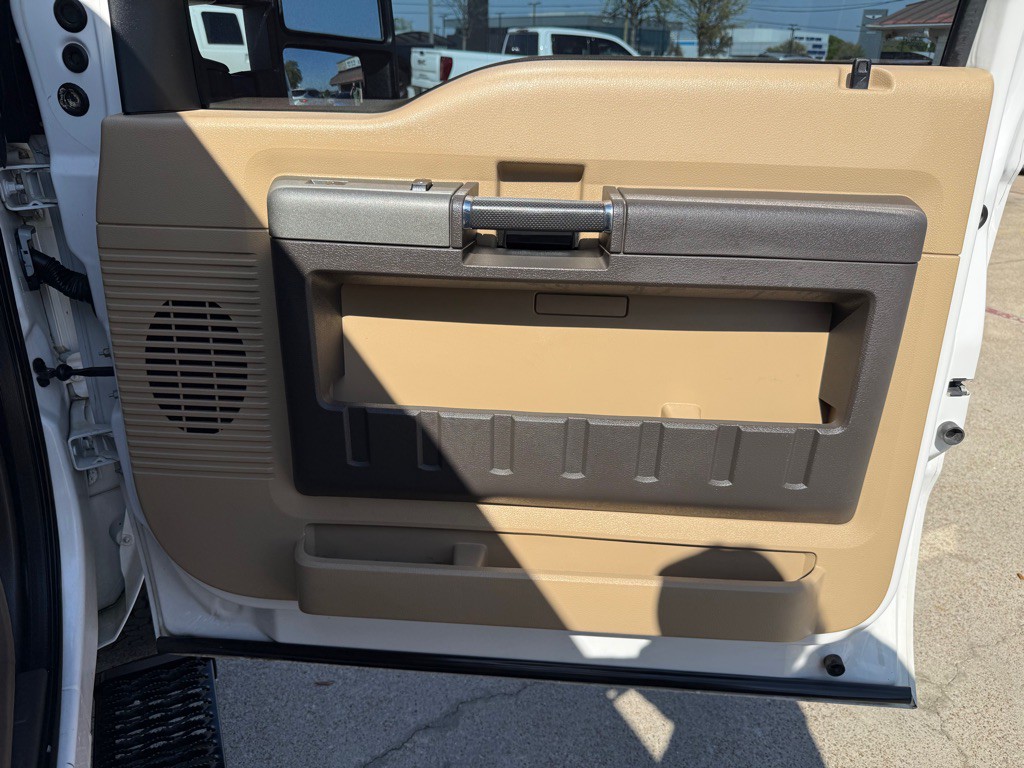 2011 Ford F-350 Image 29