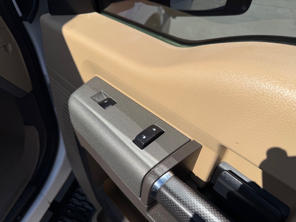 2011 Ford F-350 Image 30