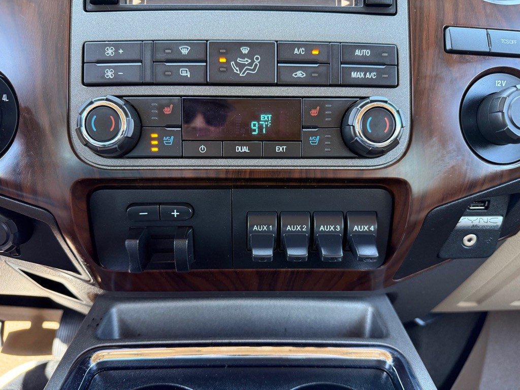 2011 Ford F-350 Image 35