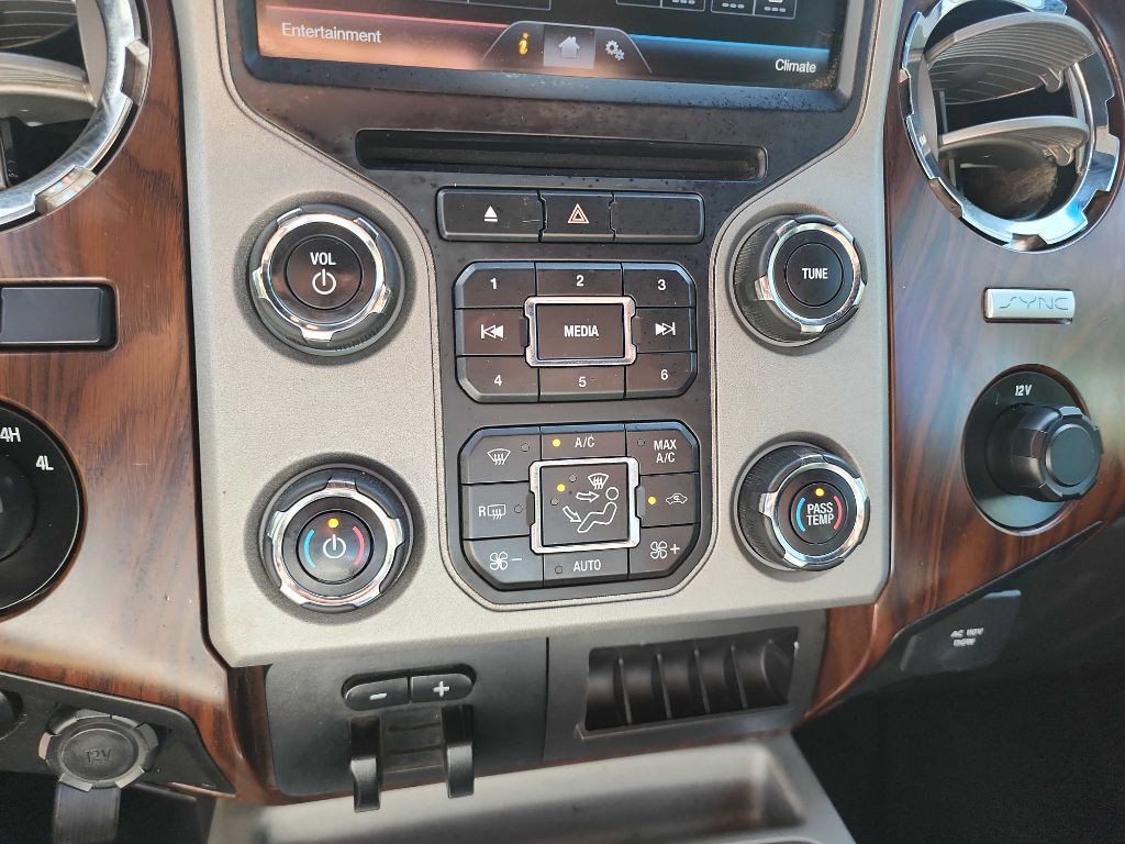 2015 Ford F-350 Image 25