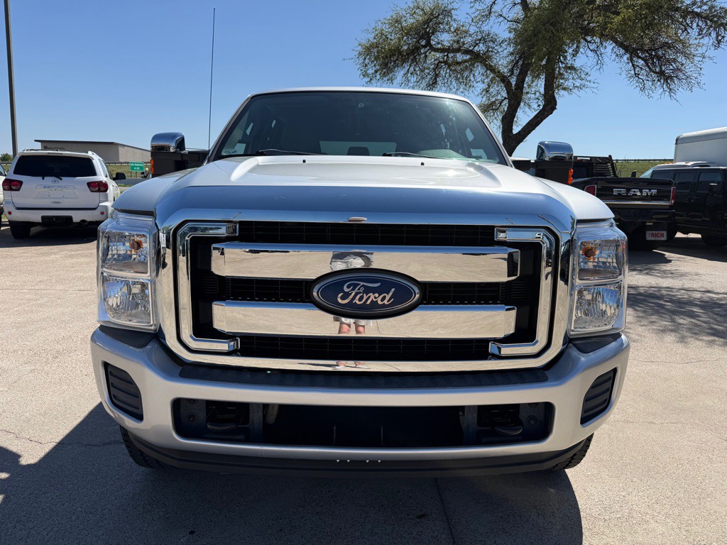 2011 Ford F-250 Image 2