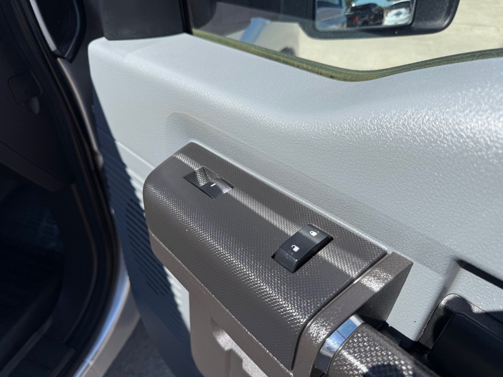 2011 Ford F-250 Image 24