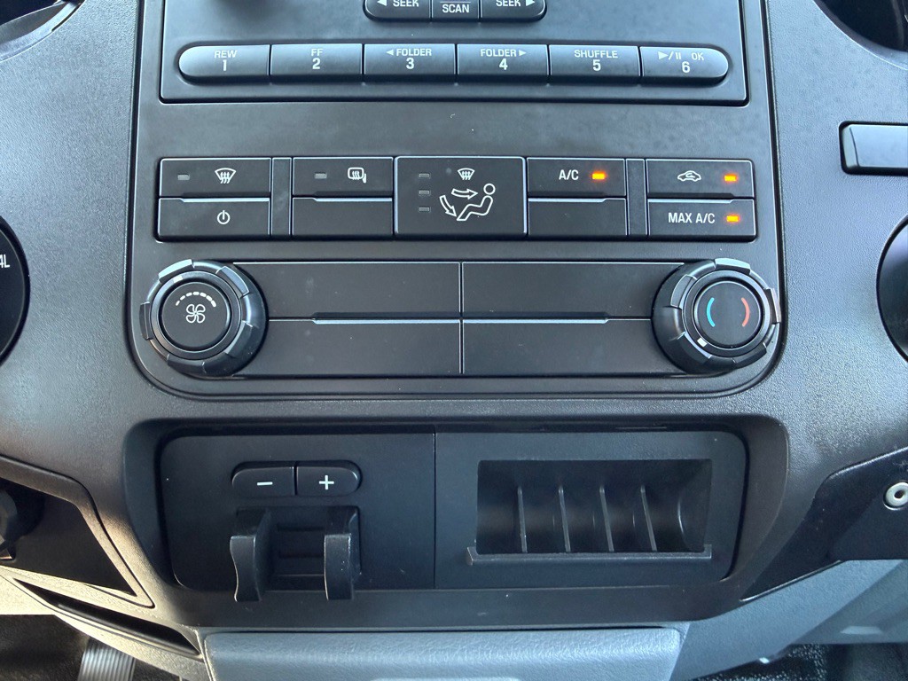 2011 Ford F-250 Image 29