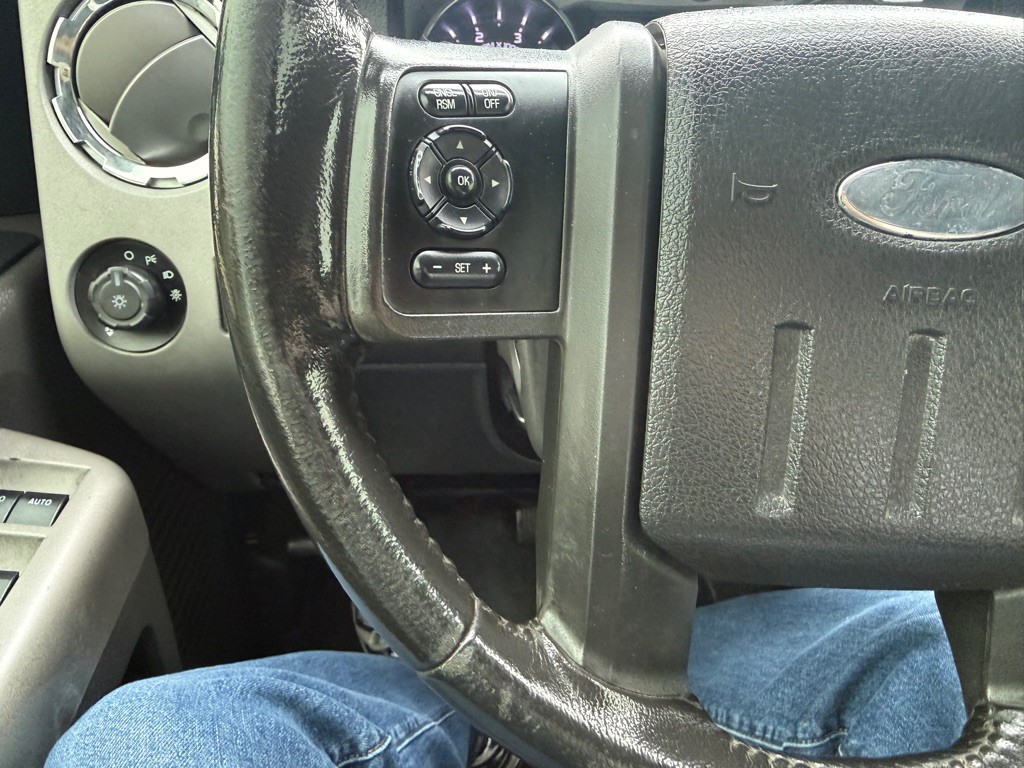 2013 Ford F-250 Image 30