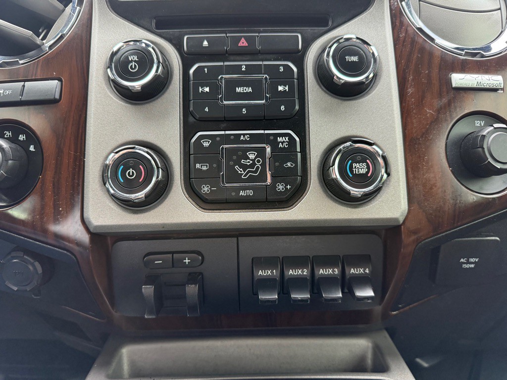 2013 Ford F-250 Image 32