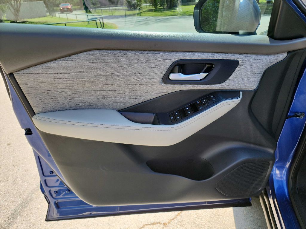 2023 Nissan Rogue Image 13