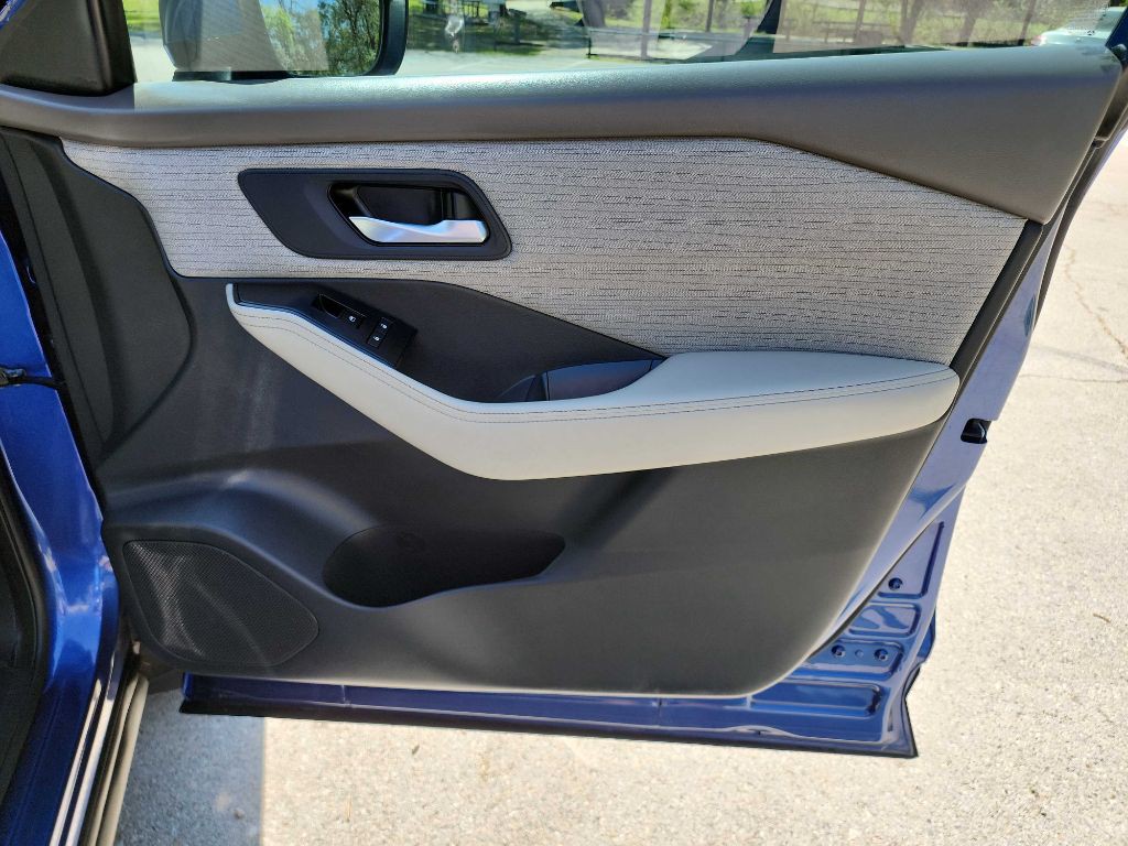 2023 Nissan Rogue Image 35