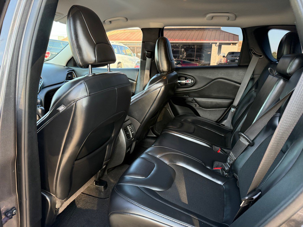 2021 Jeep Cherokee Image 12