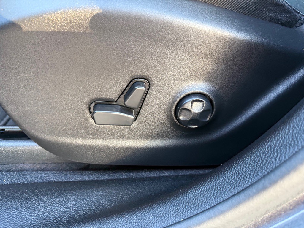 2021 Jeep Cherokee Image 16