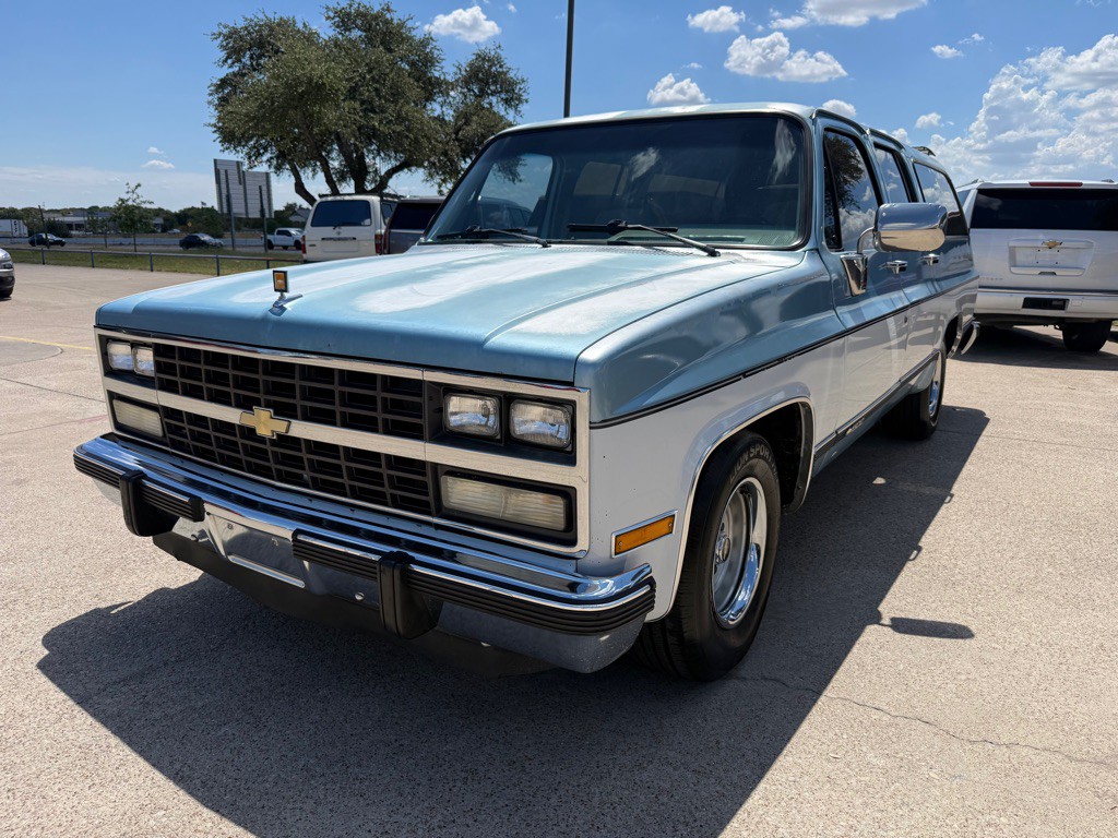 1991 Chevrolet Suburban Image 3