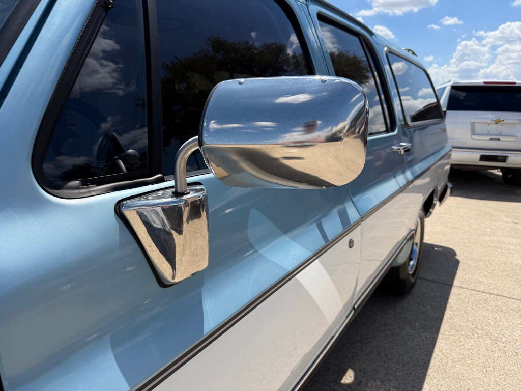 1991 Chevrolet Suburban Image 10