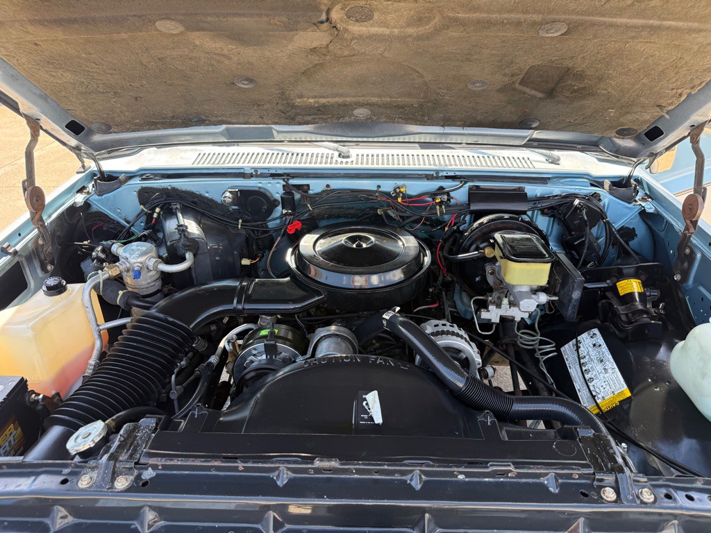 1991 Chevrolet Suburban Image 27