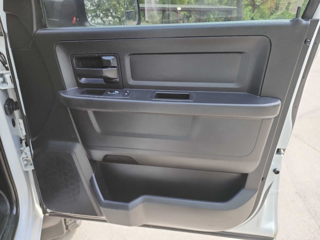 2018 RAM 2500 Image 32