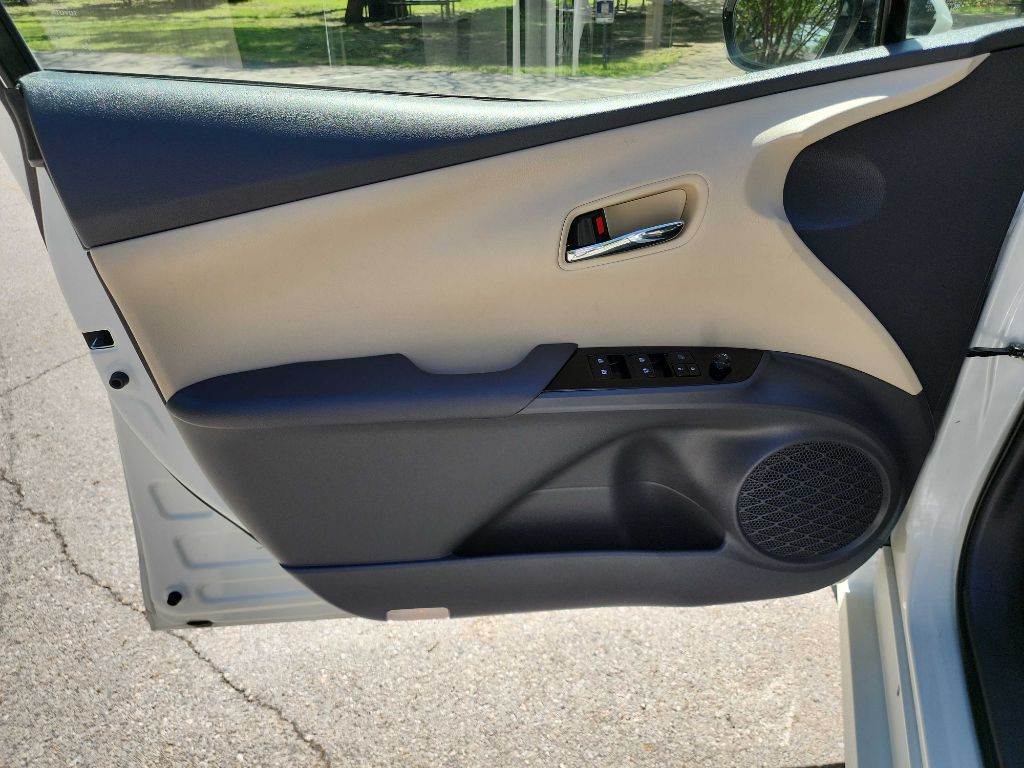 2017 Toyota Prius Image 10