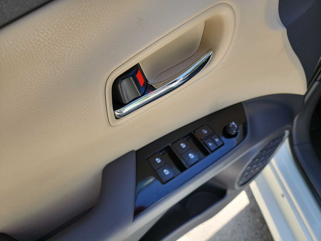 2017 Toyota Prius Image 11