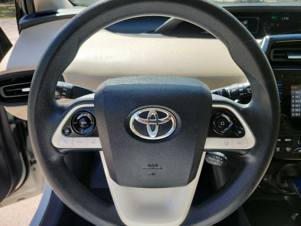 2017 Toyota Prius Image 14
