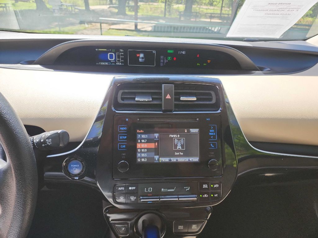 2017 Toyota Prius Image 16