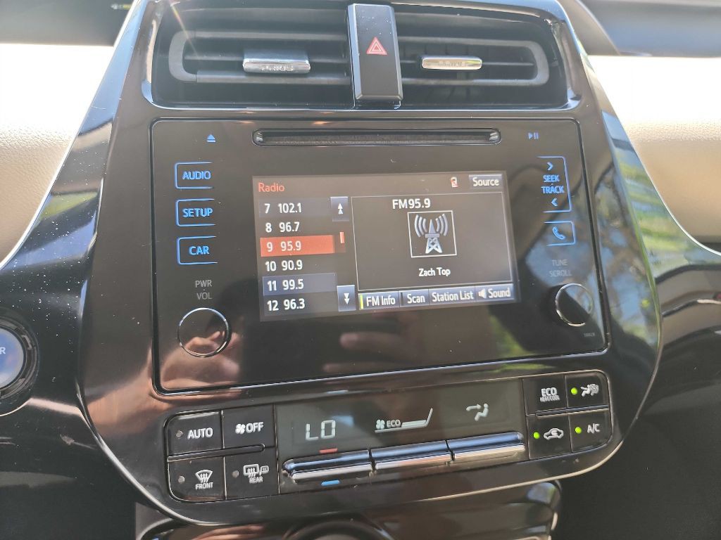 2017 Toyota Prius Image 17
