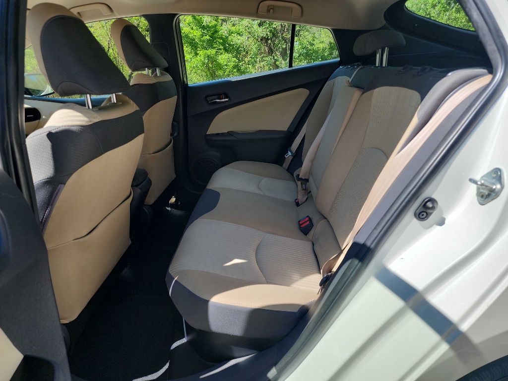 2017 Toyota Prius Image 20