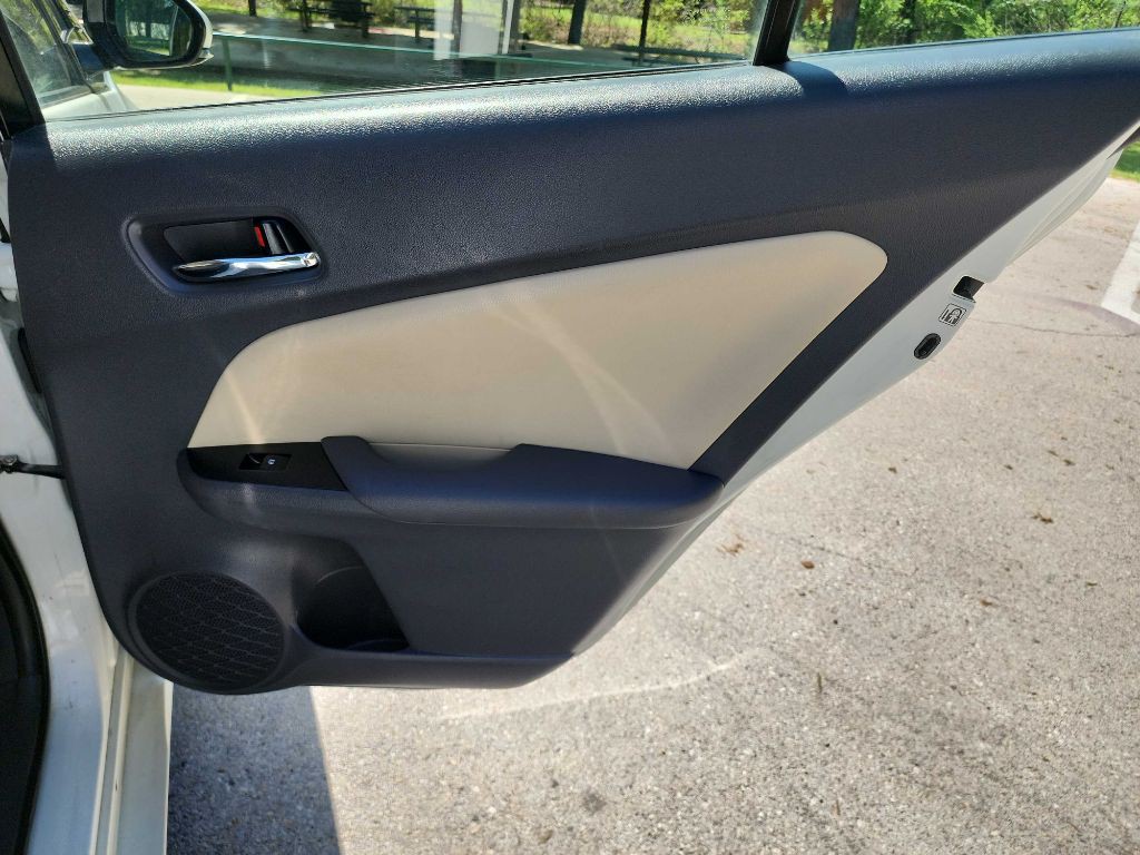 2017 Toyota Prius Image 24