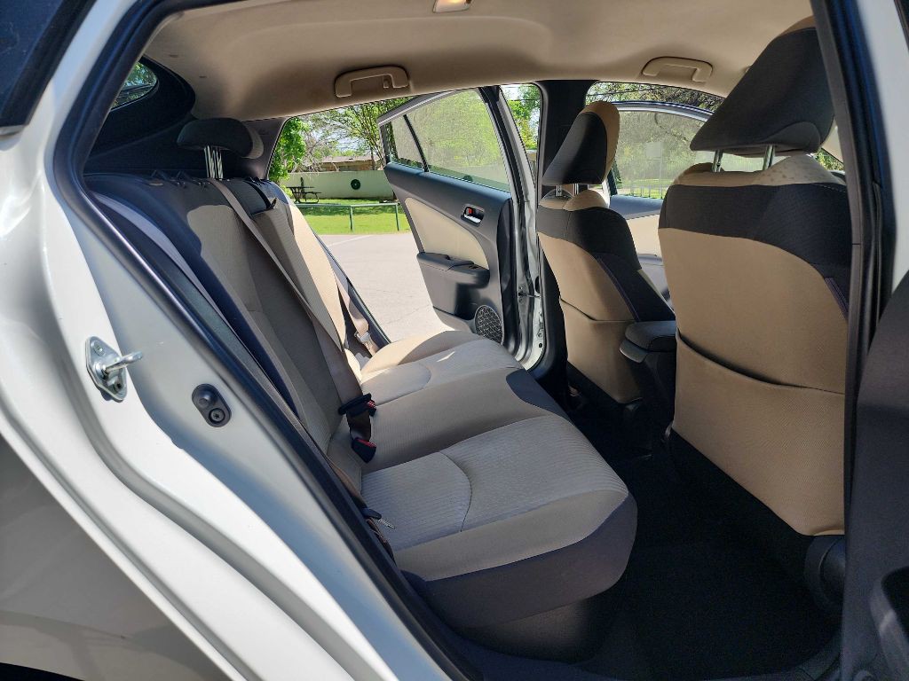 2017 Toyota Prius Image 26