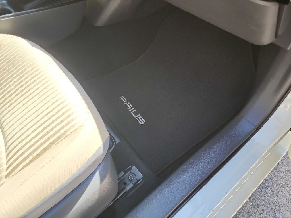2017 Toyota Prius Image 29