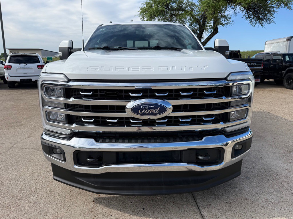 2023 Ford F-250 Image 2