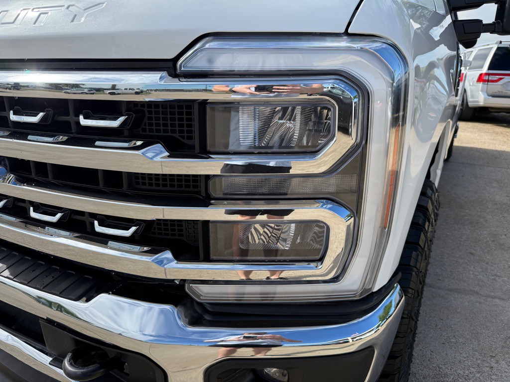 2023 Ford F-250 Image 11