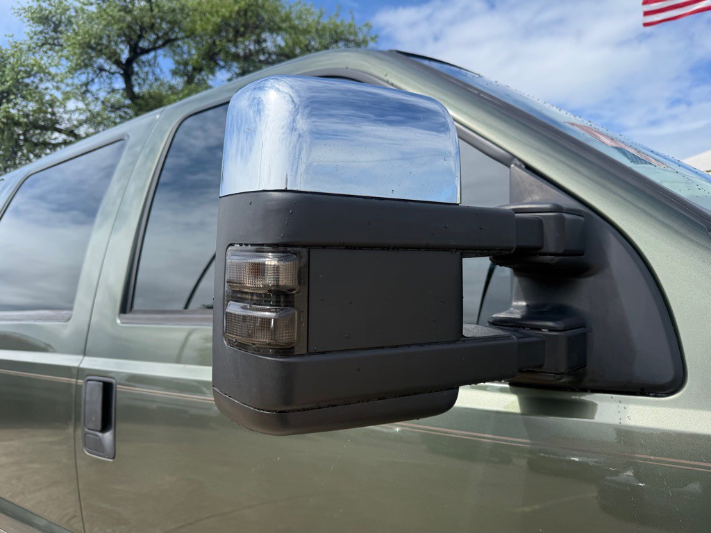 2005 Ford Excursion Image 10