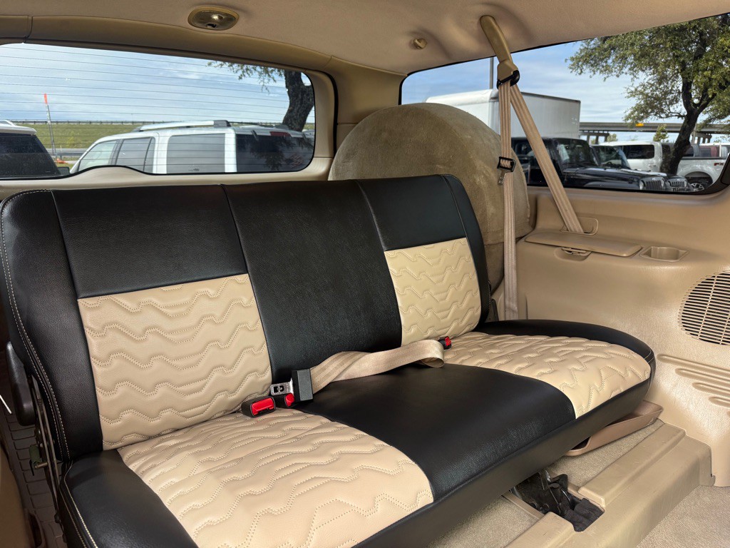 2005 Ford Excursion Image 19