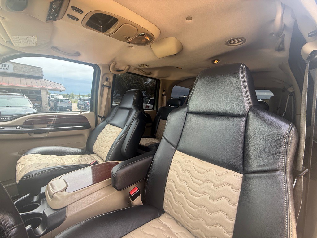 2005 Ford Excursion Image 20