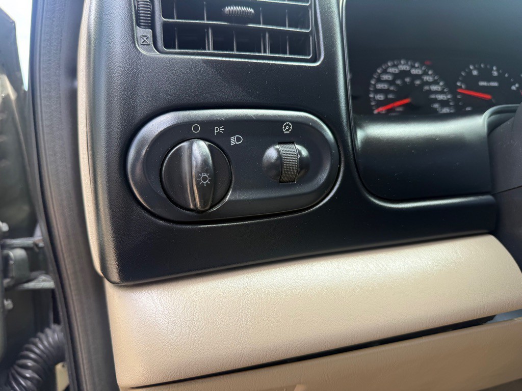 2005 Ford Excursion Image 22