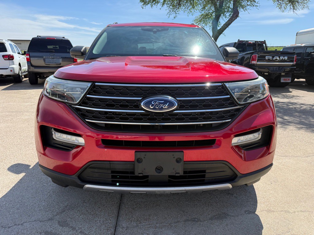 2020 Ford Explorer Image 2