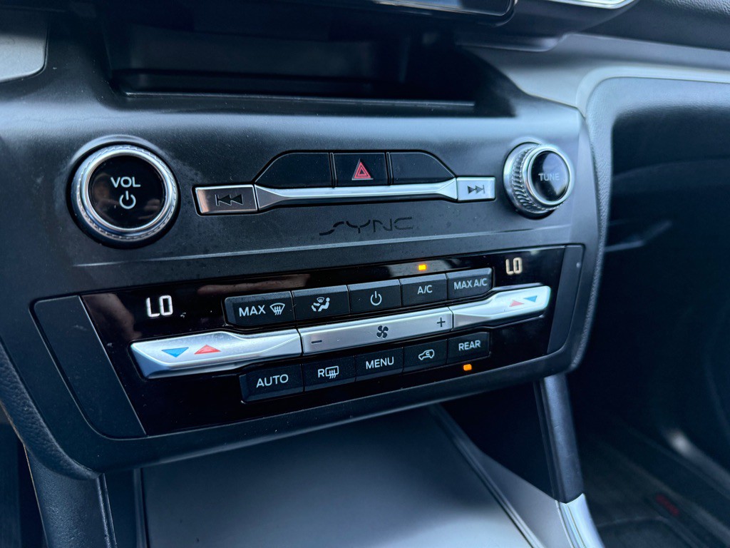 2020 Ford Explorer Image 26