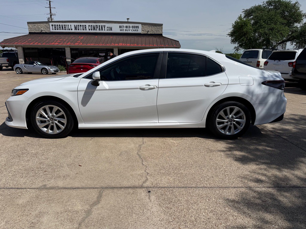2021 Toyota Camry Image 4