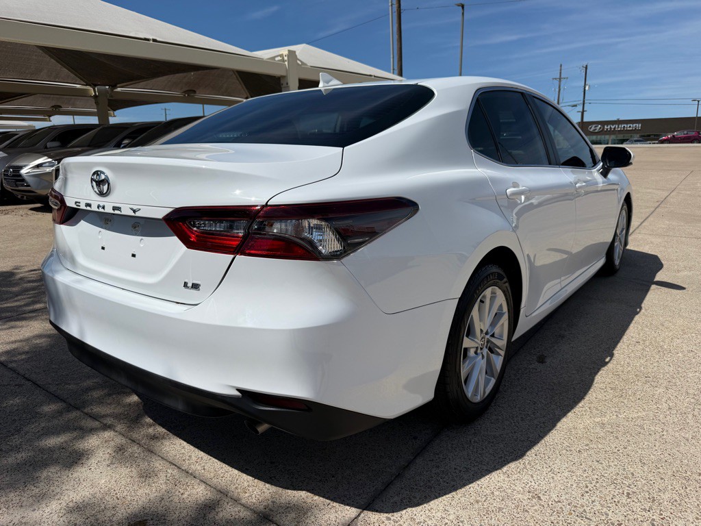 2021 Toyota Camry Image 7